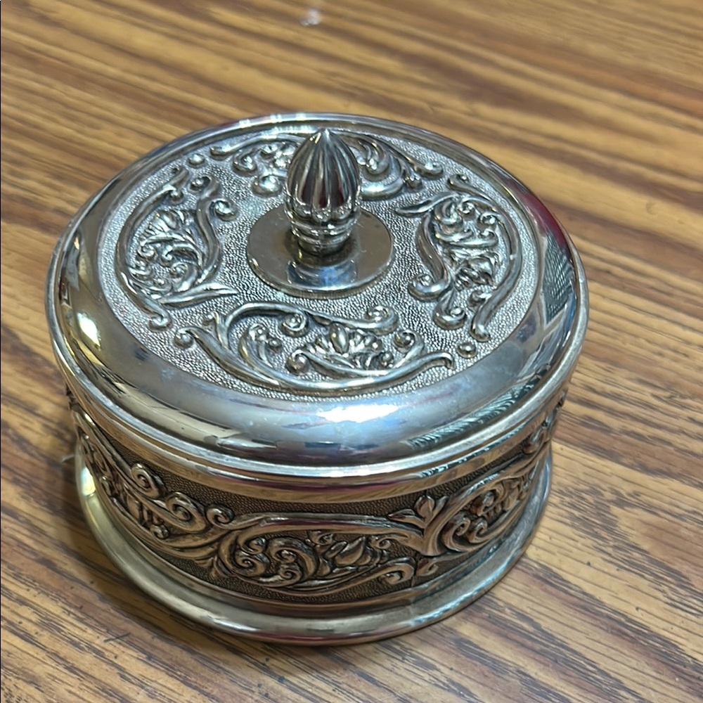 Elegant Silver 4.5” Jewelry Box w/velvet lining.